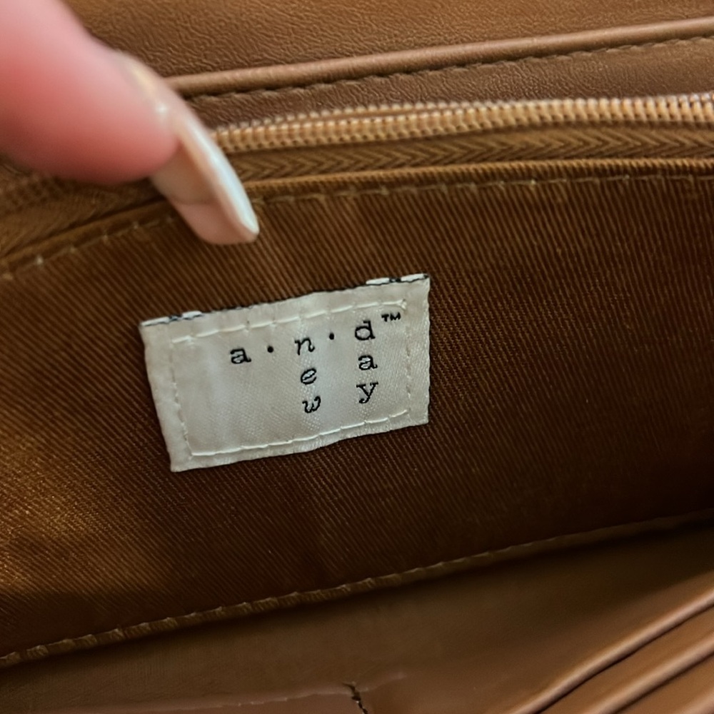 Tan Wallet - Picture 3 of 6